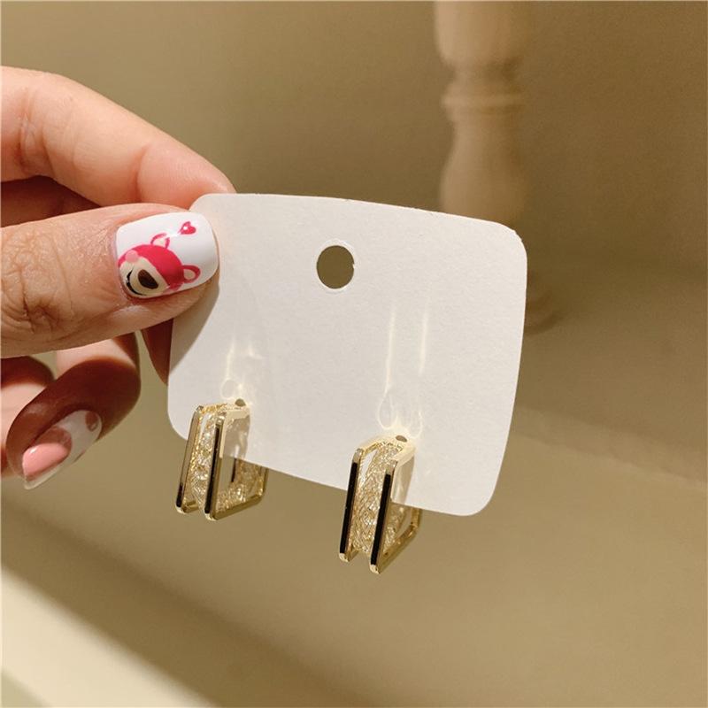 Fashion Punk Style Metal Square Hoop Earrings For Women Girls Cute Small Circle Earrings Party Jewelry Gifts Ear Accessories
Fashion Punk Style Metal Square Hoop Earrings For Women Girls Cute Small Circle Earrings Party Jewelry Gifts Ear Accessories