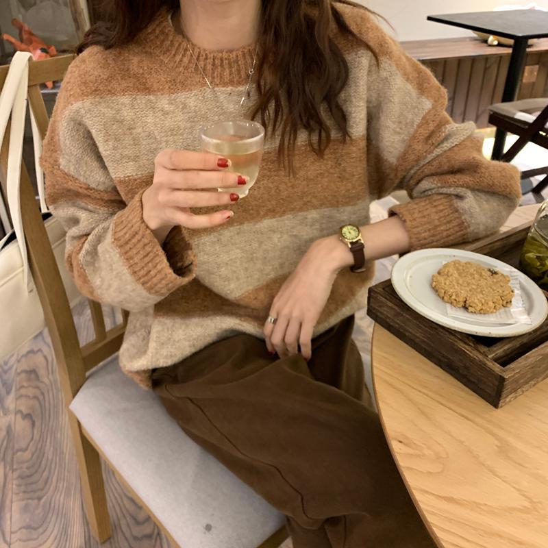 2020 Autumn And Winter The New Fashion Korean Preppy Style Women Sweater Retro Contrast Stripe O-Neck Lazy Pullover Knitted, Blue
2020 Autumn And Winter The New Fashion Korean Preppy Style Women Sweater Retro Contrast Stripe O-Neck Lazy Pullover Knitted, Blue