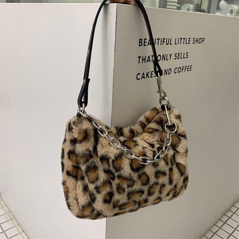 Autumn and winter leopard print Plush chain stick bag versatile casual soft one shoulder armpit slant across small bag female, Brown without chain
Autumn and winter leopard print Plush chain stick bag versatile casual soft one shoulder armpit slant across small bag female, Brown without chain