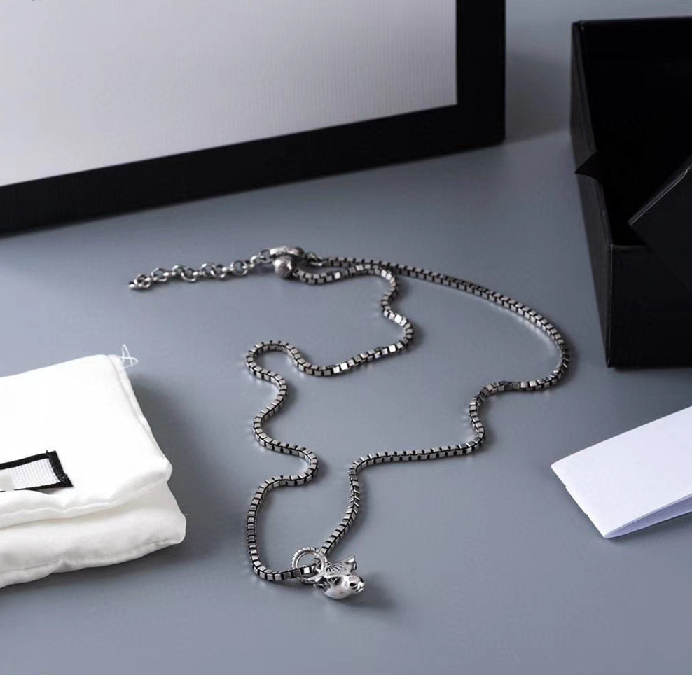 New Fashion Bull Head Pendant Necklace Silver Plated Necklace High Quality Trend Couple Chain Necklace Long Jewelry Supply
New Fashion Bull Head Pendant Necklace Silver Plated Necklace High Quality Trend Couple Chain Necklace Long Jewelry Supply