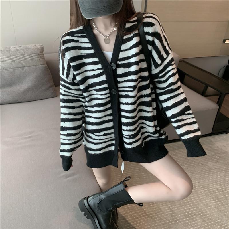 oversized cardigans long v-neck single breasted sweater cardigan zebra pattern women sweater knitting coat for winter, The picture color
oversized cardigans long v-neck single breasted sweater cardigan zebra pattern women sweater knitting coat for winter, The picture color