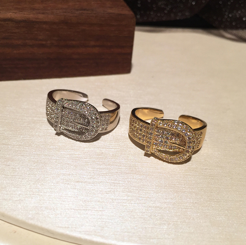 Fashion stylish rings sparkling luxury designer diamonds zirconia copper unique belt band ring for women girls open adjustable gold silver
Fashion stylish rings sparkling luxury designer diamonds zirconia copper unique belt band ring for women girls open adjustable gold silver