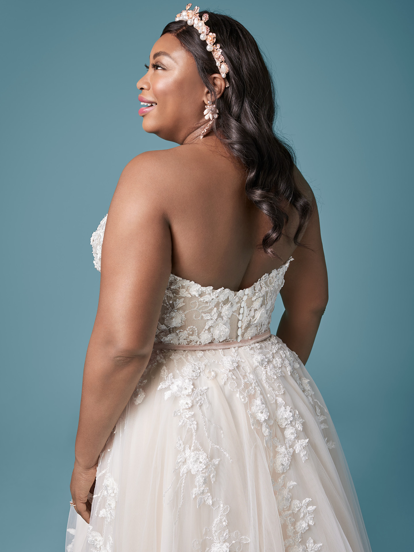 Size Amazing Plus Lace Wedding Dresses Strapless Neck A Line Beaded Bridal Gowns Sweep Train Tulle Robe De Marie