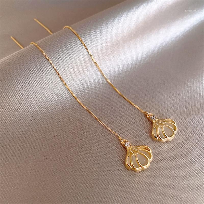 Classic New Crystal Long Gold Pendant Earrings for Woman Korean Fashion Temperament Fan-shaped Statement Earrings Jewelry Gift1
Classic New Crystal Long Gold Pendant Earrings for Woman Korean Fashion Temperament Fan-shaped Statement Earrings Jewelry Gift1