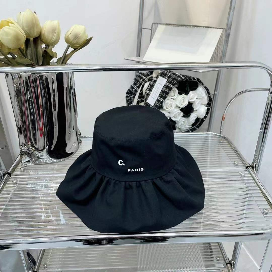 22ss Classic Designer Bucket hat Women Cap Luxury Knitted Hat Caps Ski Snapback Mask Fitted Unisex Cashmere Casual Outdoor High Quality, Same as photos
22ss Classic Designer Bucket hat Women Cap Luxury Knitted Hat Caps Ski Snapback Mask Fitted Unisex Cashmere Casual Outdoor High Quality, Same as photos