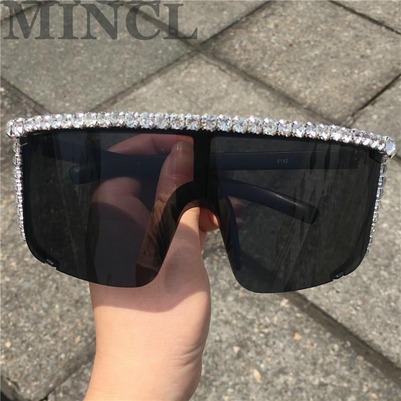 2020 Sunglasses men Vintage Cool style Goggle Sunglasses bling rhinestones for women men windproof uv400NX
2020 Sunglasses men Vintage Cool style Goggle Sunglasses bling rhinestones for women men windproof uv400NX