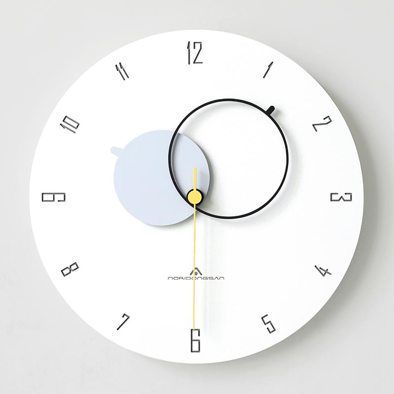 Luxury Nordic wall clock living room home fashion simple modern personality creative art mute clock wall
Luxury Nordic wall clock living room home fashion simple modern personality creative art mute clock wall