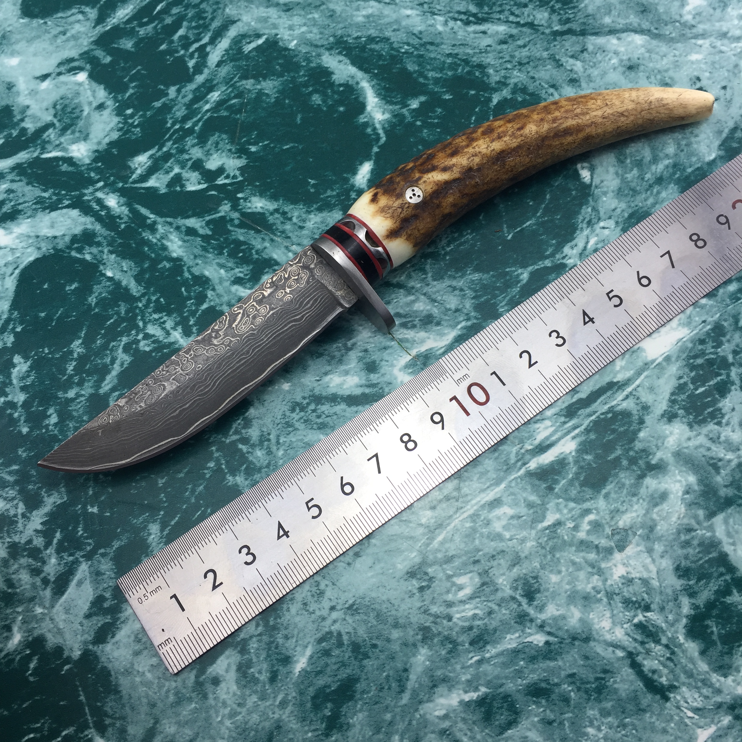 Boker hand made Natural antlers handle DAMASCUS Blade Hunting fixed blade knife High-end Collection Gentleman knife outdoor camping EDC tool
Boker hand made Natural antlers handle DAMASCUS Blade Hunting fixed blade knife High-end Collection Gentleman knife outdoor camping EDC tool