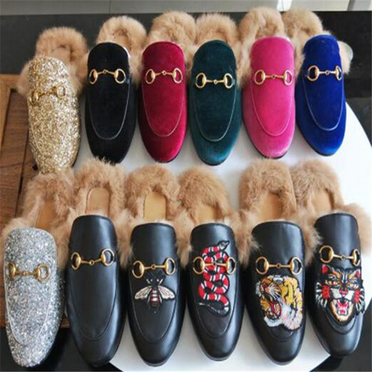 Spring And Winter Ladies Newest slippers ladies Nubuck leather flat Suede mule shoes love shoes fashion outdoor slippers1669
Spring And Winter Ladies Newest slippers ladies Nubuck leather flat Suede mule shoes love shoes fashion outdoor slippers1669