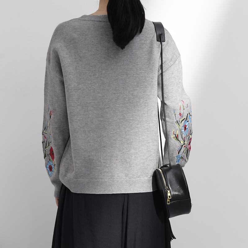 [EAM] Spring Autumn Round Neck Long Sleeve Flower Embroidered Knitting Warm Loose Sweater Pollovers Women Fashion V74702 201017