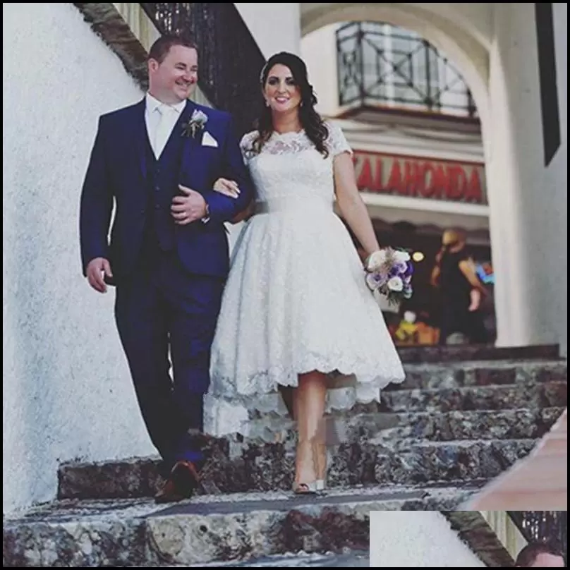 Vintage Wedding Dresses Short Sleeves Bridal Gown With Lace Applique Sash Ribbon Tea Length Scalloped Neckline Plus Size Vestido De Novia Custom Made