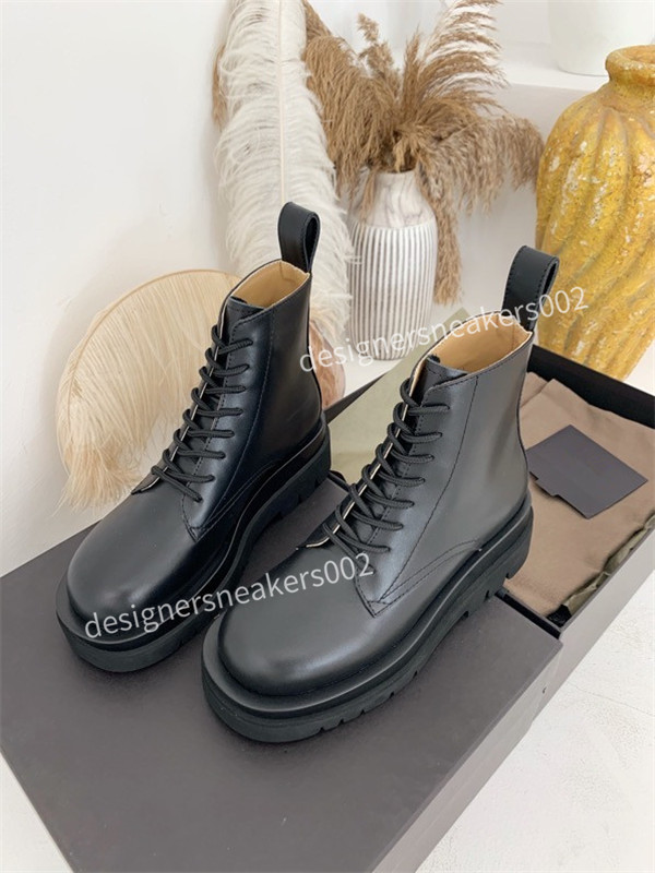 2021top Trainer Black Walking Sneakers Men Women Black Red Casual Shoes Fashion Paris Sneakers zd201120, 01
2021top Trainer Black Walking Sneakers Men Women Black Red Casual Shoes Fashion Paris Sneakers zd201120, 01
