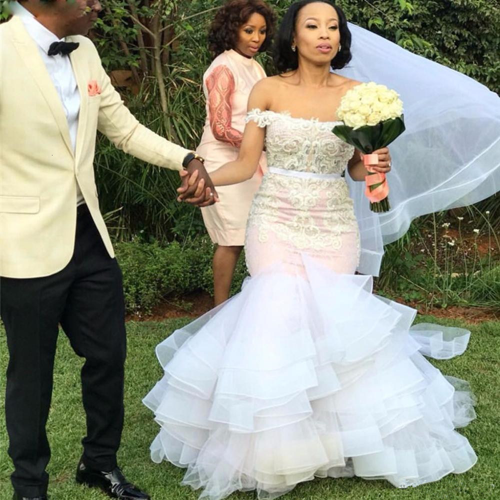 2021 New Off the Shoulder Dressed As Robe s Would Be Lace Skirts in Layers Mariee Pearls Plus Size Wedding Gowns 650L, White
2021 New Off the Shoulder Dressed As Robe s Would Be Lace Skirts in Layers Mariee Pearls Plus Size Wedding Gowns 650L, White