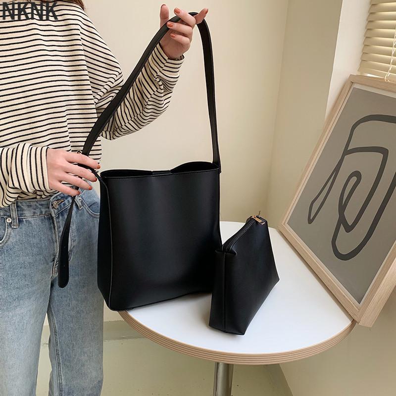 Women's Shoulder Bags PU Leather Crossbody Bags For Women Bucket ladies Hand With Wide Belt Travel Handbags black
Women's Shoulder Bags PU Leather Crossbody Bags For Women Bucket ladies Hand With Wide Belt Travel Handbags black