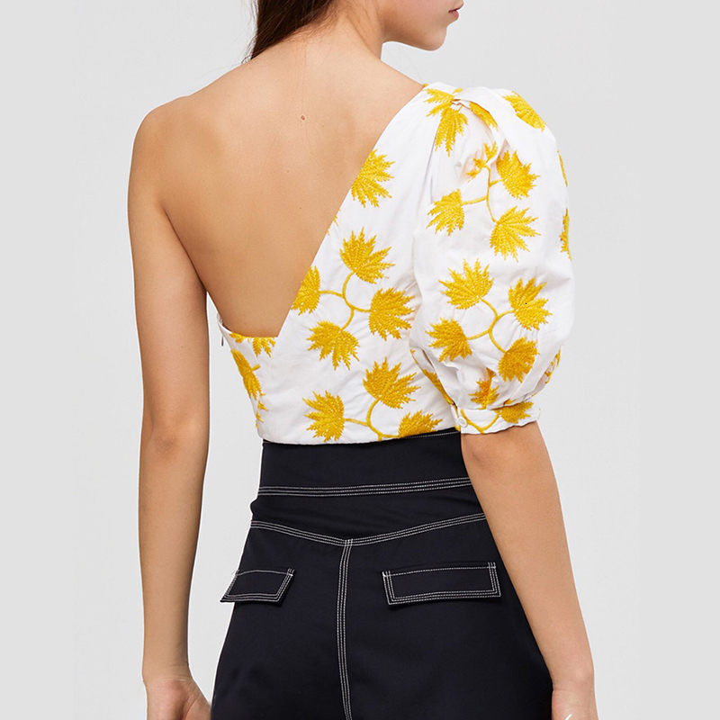 TWOTWINSTYLE Sexy Off Shoulder Top Shirt Women Clothes Summer Short Blouse Streetwear Ladies Korean Fashion Clothing Tops 201126