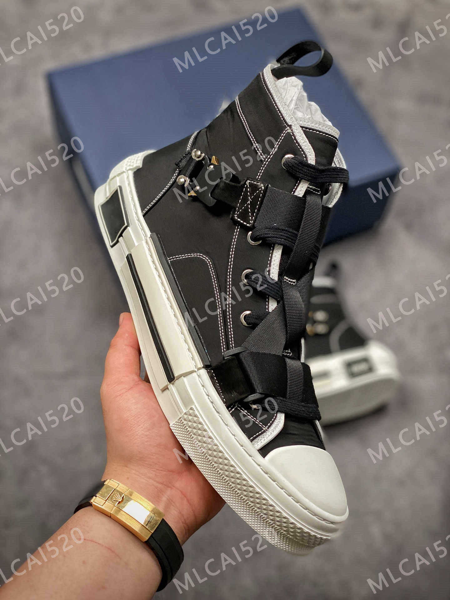 Denim B23 B24 Oblique Metal Button Function High Top Obliques Printing Technical 19SS Technical Sneakers Classic Casual Shoes, Others
Denim B23 B24 Oblique Metal Button Function High Top Obliques Printing Technical 19SS Technical Sneakers Classic Casual Shoes, Others