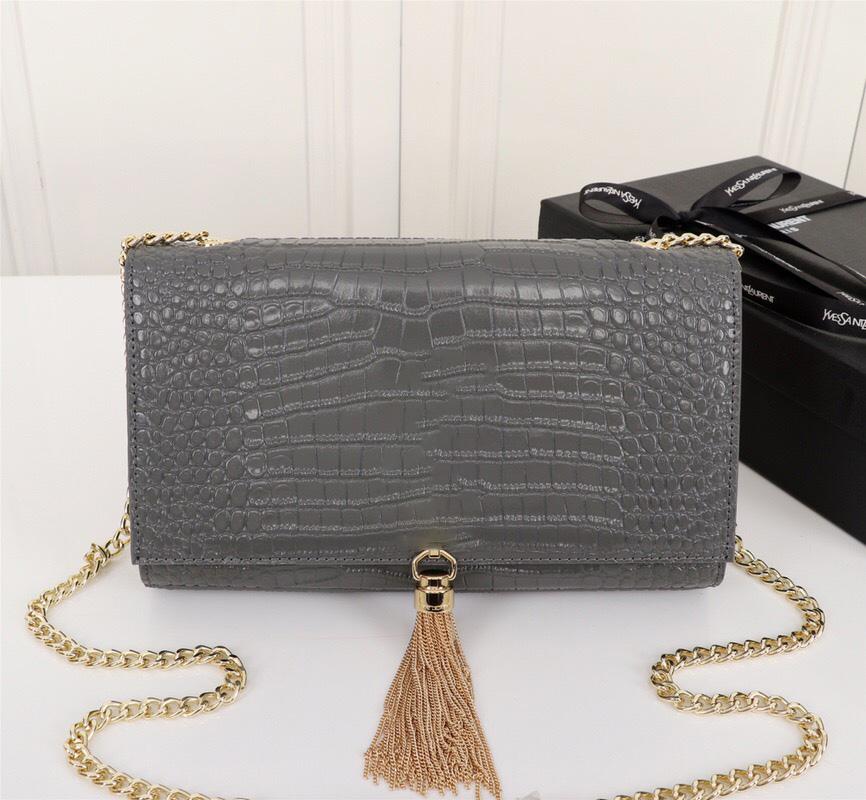 2020 Summer New Style Women Bag Handbag Tote Over Shoulder Crossbody Leather Big Casual Designer Female Bolsas 26700 24cm 0001, Red
2020 Summer New Style Women Bag Handbag Tote Over Shoulder Crossbody Leather Big Casual Designer Female Bolsas 26700 24cm 0001, Red