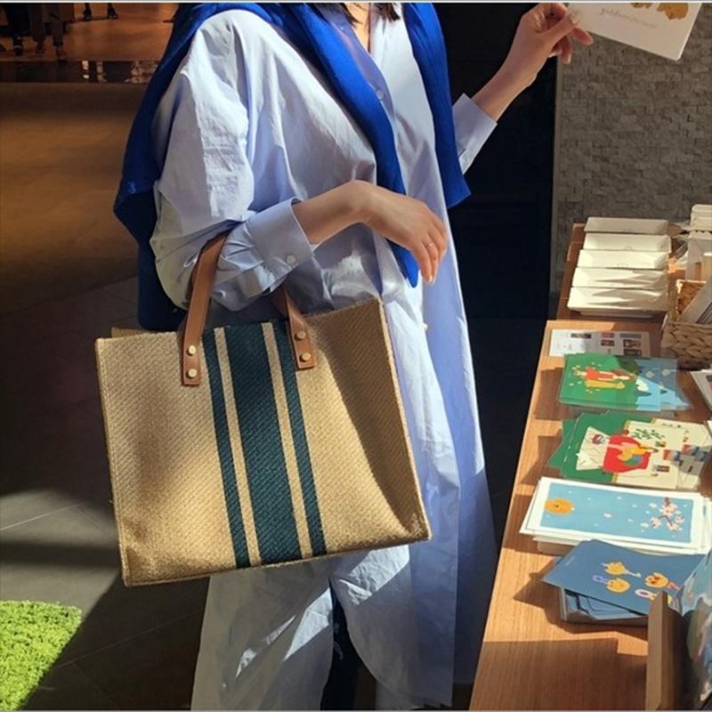 2021 new fashion women's portable briefcase professional business commuting new simple foreign style large capacity bag single s, White
2021 new fashion women's portable briefcase professional business commuting new simple foreign style large capacity bag single s, White