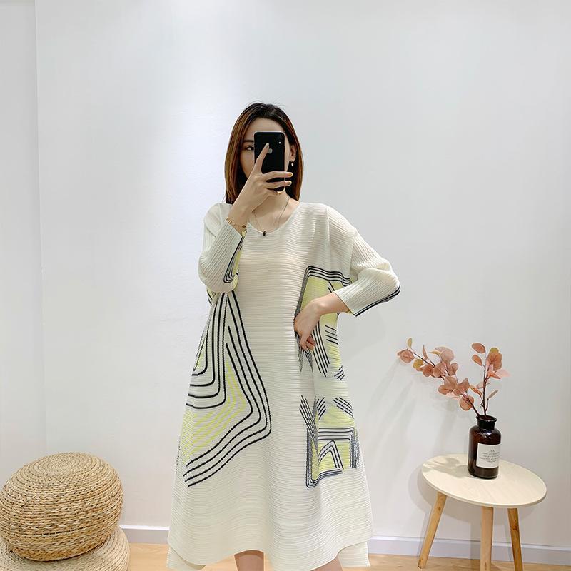 Pleated Dress 2020 Autumn New Wide Large Size Loose Seven-sleeve Fold Bottom Print Floral Dresses Womens Formal Dresses, Cn355or
Pleated Dress 2020 Autumn New Wide Large Size Loose Seven-sleeve Fold Bottom Print Floral Dresses Womens Formal Dresses, Cn355or