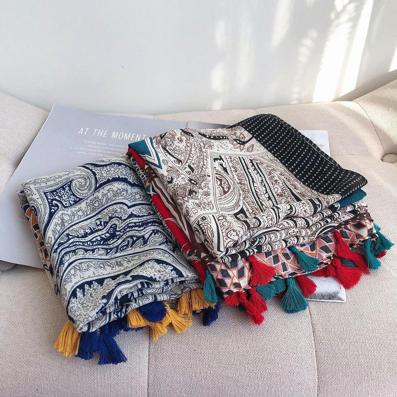 2021 Newest Cotton Vintage Flower Print Tassel Scarves Shawls Wrap Women Long Trendy Paisley Muffler Scarf Hijab Free Shipping
2021 Newest Cotton Vintage Flower Print Tassel Scarves Shawls Wrap Women Long Trendy Paisley Muffler Scarf Hijab Free Shipping