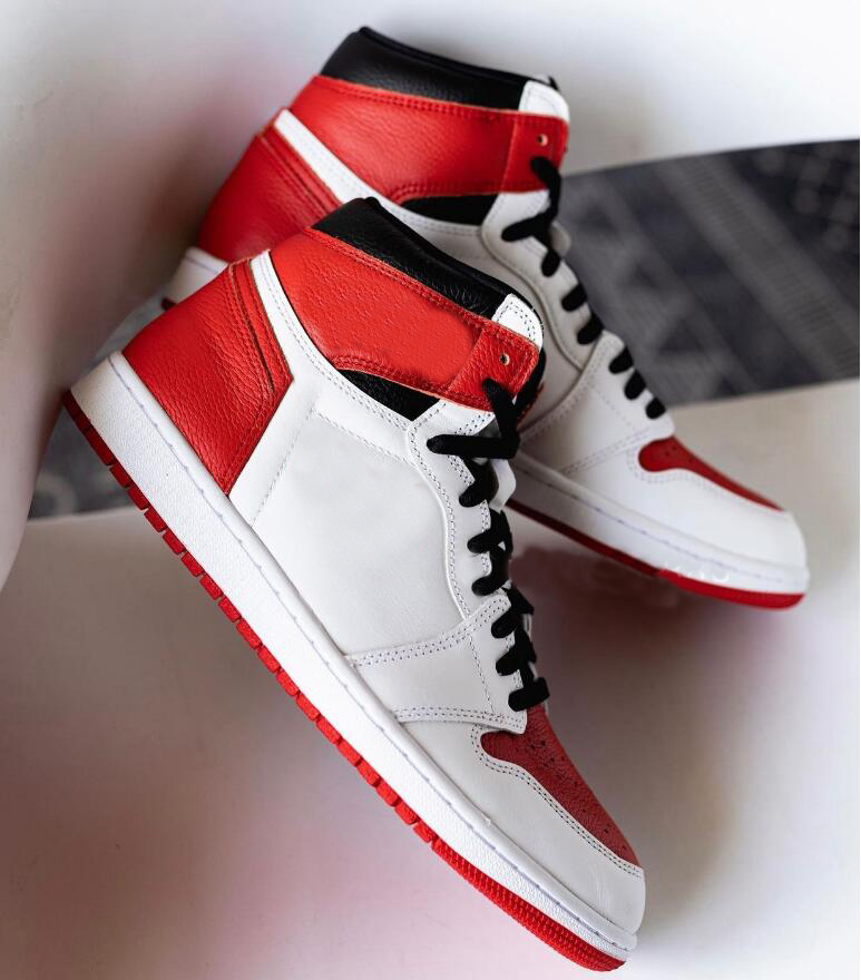 top Quality 1 High OG Heritage Men Basketball Shoes 1s White University Red-Black womens outdoor Sneakers Sports 555088-161 With box size : us 5.5-12
top Quality 1 High OG Heritage Men Basketball Shoes 1s White University Red-Black womens outdoor Sneakers Sports 555088-161 With box size : us 5.5-12