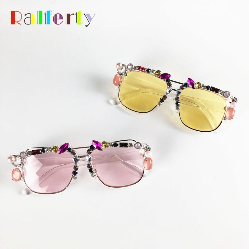 Sunglasses Ralferty Handmade Rhinestone Women 2021 Brand Designer Luxury Sun Glasses Female Bling Crystal Goggles Oculos G1906
Sunglasses Ralferty Handmade Rhinestone Women 2021 Brand Designer Luxury Sun Glasses Female Bling Crystal Goggles Oculos G1906