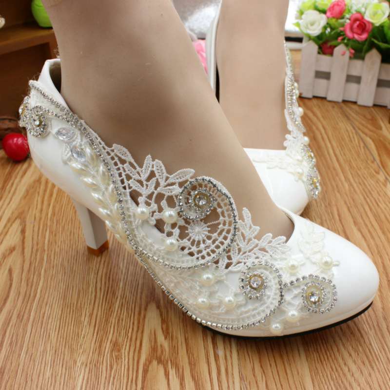 Custom Made Bridal Wedding Shoes Platforms Kitten High Heel Lace Pearls Crystals White Party Shoes for Brides Bridesmaid Roun