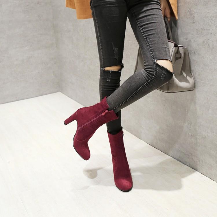 Big Size Ma'am Coarse heel Short boots Pure color Side zipper boot barrel Suede high-heeled boots, Black
Big Size Ma'am Coarse heel Short boots Pure color Side zipper boot barrel Suede high-heeled boots, Black