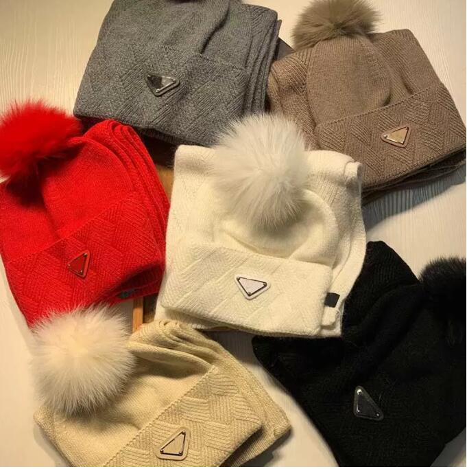 2022 classic lattice winter hats designers bone cap mens women couple scarf hat two-piece suit scarf caps men scarves, Blue;gray
2022 classic lattice winter hats designers bone cap mens women couple scarf hat two-piece suit scarf caps men scarves, Blue;gray