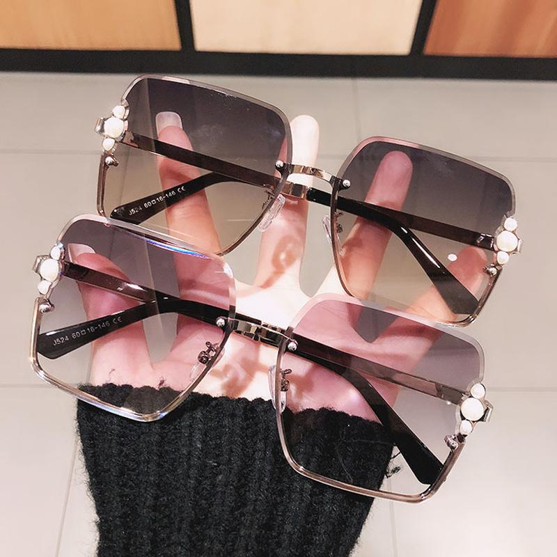 New Fashion Oversized Luxury Pearl Sunglasses Women Vintage Rimless Square Sun Glasses Female Gradient Shades Oculos Feminino
New Fashion Oversized Luxury Pearl Sunglasses Women Vintage Rimless Square Sun Glasses Female Gradient Shades Oculos Feminino