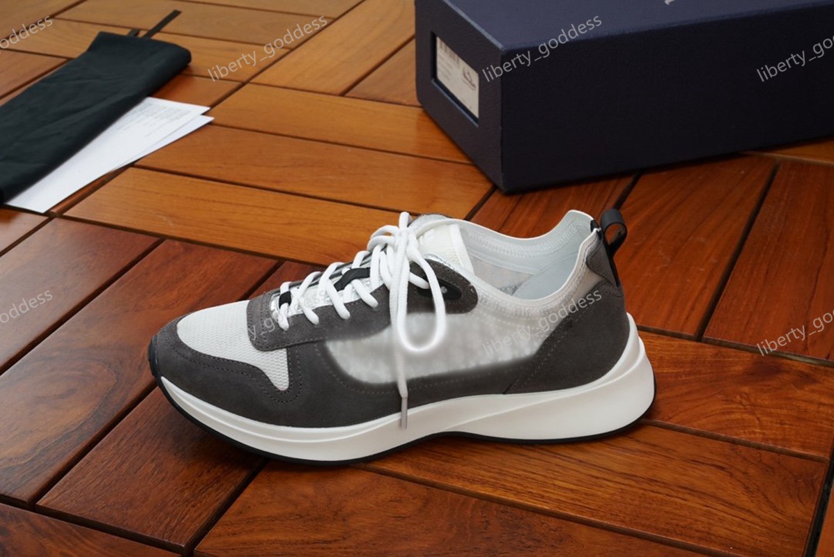 High Quality Oblique Runner Sneaker Men Platform Shoes Low top Mesh and suede upper 100% genuine Leather Lace-up mens trainers, Black;red
High Quality Oblique Runner Sneaker Men Platform Shoes Low top Mesh and suede upper 100% genuine Leather Lace-up mens trainers, Black;red