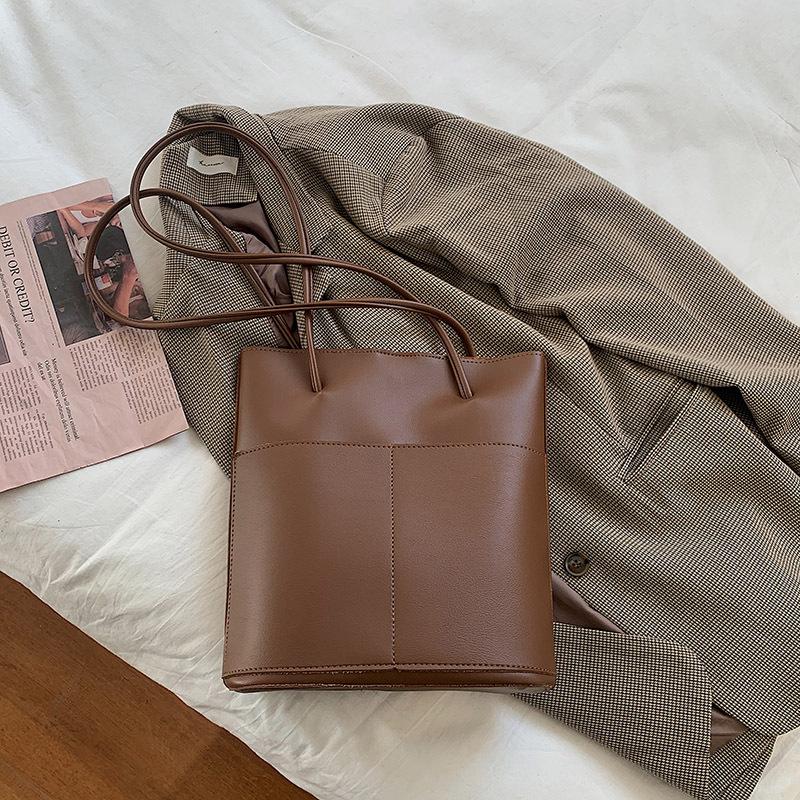 Leather Bucket Bags For Women Black Brown Solid Color Handbags And Purses Female Large Capacity Travel Lady Fashion Shoulder Bag
Leather Bucket Bags For Women Black Brown Solid Color Handbags And Purses Female Large Capacity Travel Lady Fashion Shoulder Bag