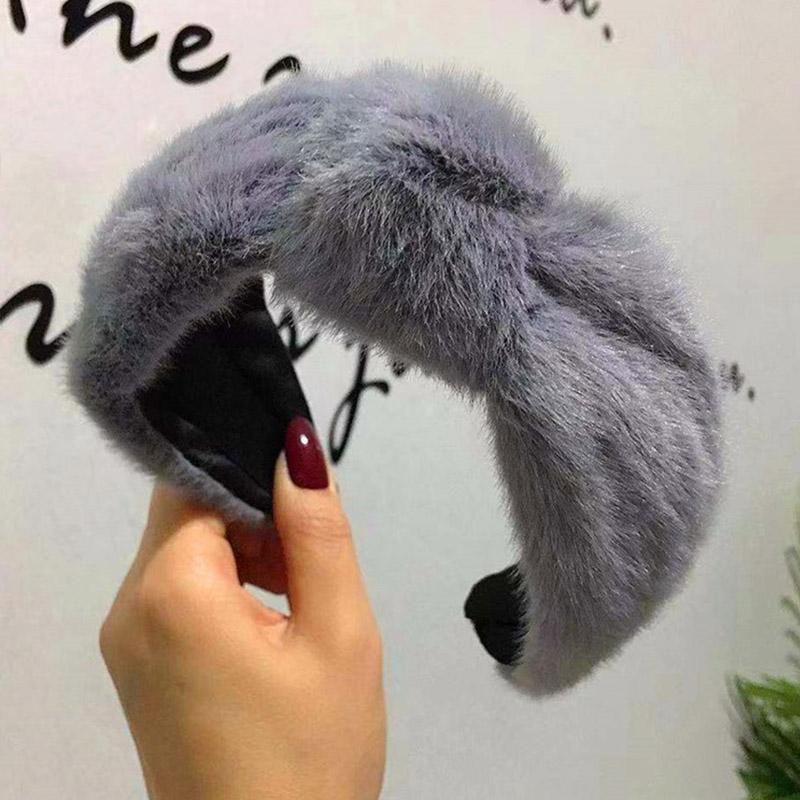 Winter Thick Furry Hairbands Warm Wide Faux Fur Plush Head Band Bezel Lamb Wool Hair Band Women's Hair Accessories
Winter Thick Furry Hairbands Warm Wide Faux Fur Plush Head Band Bezel Lamb Wool Hair Band Women's Hair Accessories