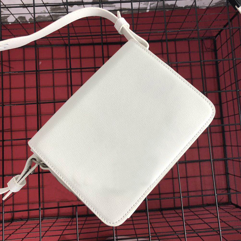 2020 office Designer Luxury Women Bags purse Shoulder Bags Women Crossbody bag High-quality genuine leather handbag white shoulder strap, Red
2020 office Designer Luxury Women Bags purse Shoulder Bags Women Crossbody bag High-quality genuine leather handbag white shoulder strap, Red