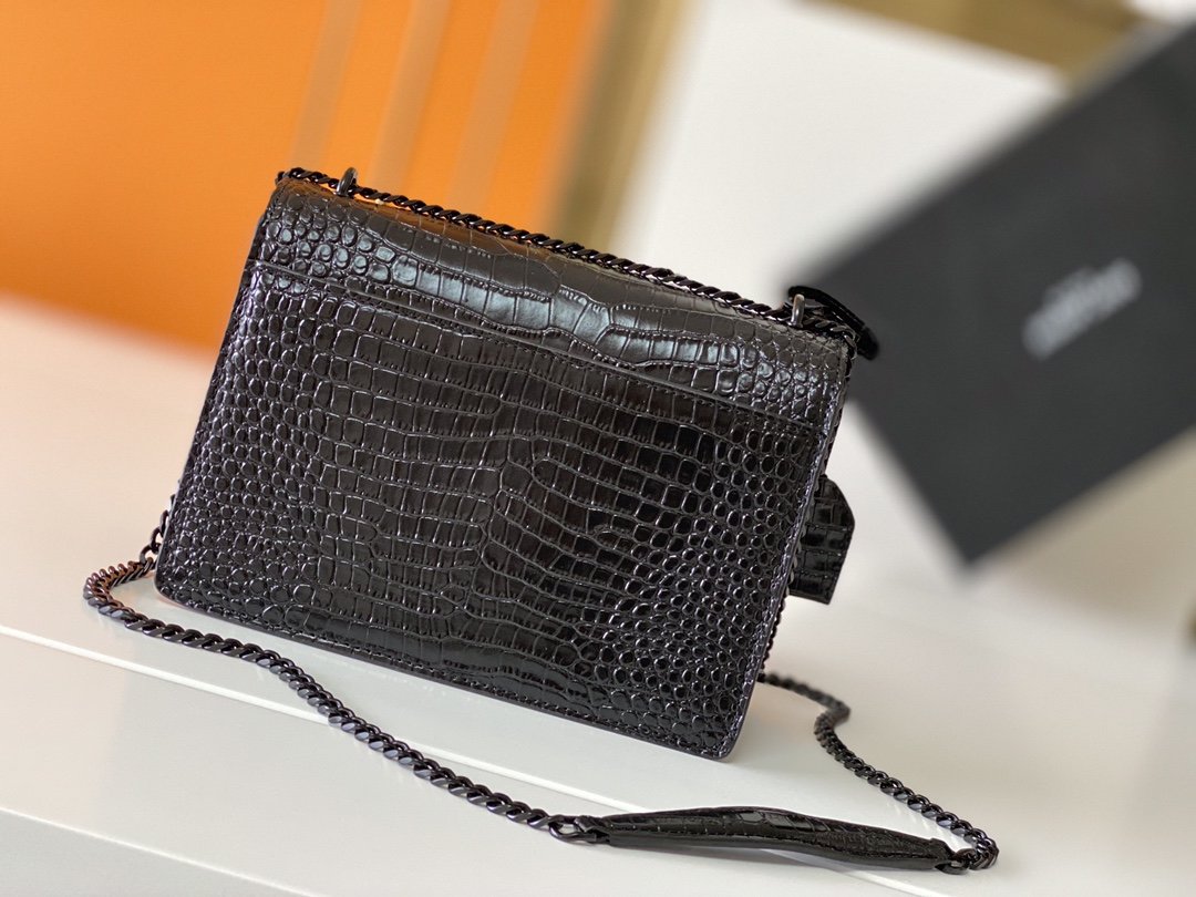 Upgraded version Crocodile pattern flap bag luxury designer handbags SUNSET leather women shoulder bags fashion medium crossbody bag 422906, Black gold
Upgraded version Crocodile pattern flap bag luxury designer handbags SUNSET leather women shoulder bags fashion medium crossbody bag 422906, Black gold