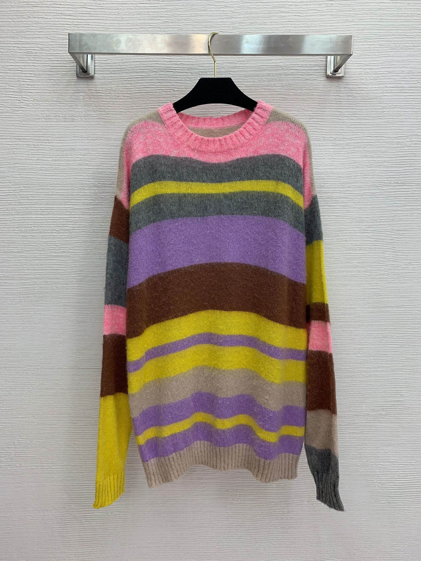 High end autumn / winter 2020 stripe color matching round neck Pullover Sweater, Picture color
High end autumn / winter 2020 stripe color matching round neck Pullover Sweater, Picture color