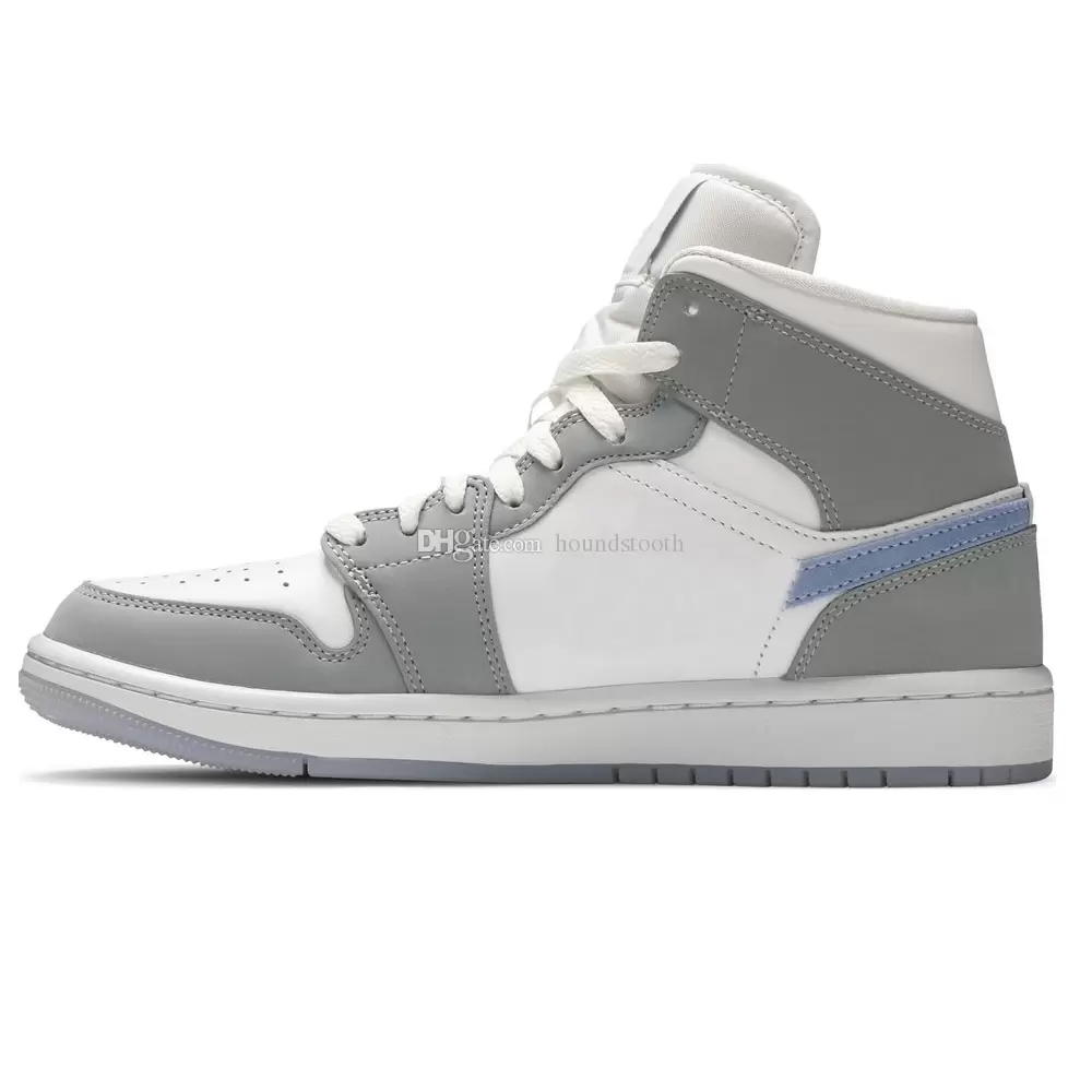Jumpman Wmns 1 Mid Wolf Grey Aluminum Basketball shoes 1s Sneakers BQ6472 105, Satin black toe
Jumpman Wmns 1 Mid Wolf Grey Aluminum Basketball shoes 1s Sneakers BQ6472 105, Satin black toe