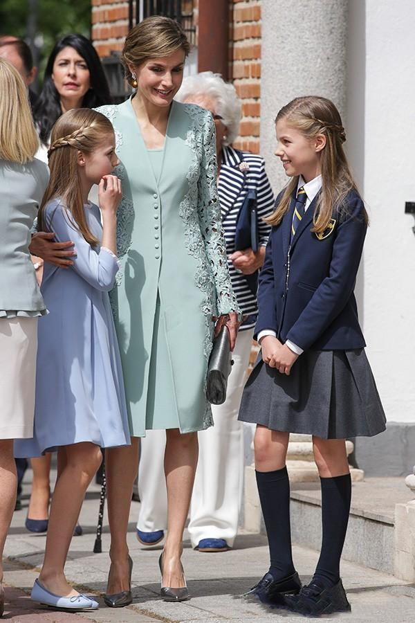 Elegant Mint Green Mother of the Bride Dresses with Long Sleeve Jacket Sheath V Neck Knee Length Lace Plus Size Wedding Party Evening Gowns Women Cele