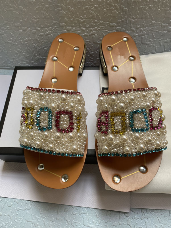 2021 new fashion star diamond thick heel slippers pearl designer summer 1986-9 women's sandals classic trend fahion large 35-43, Black
2021 new fashion star diamond thick heel slippers pearl designer summer 1986-9 women's sandals classic trend fahion large 35-43, Black