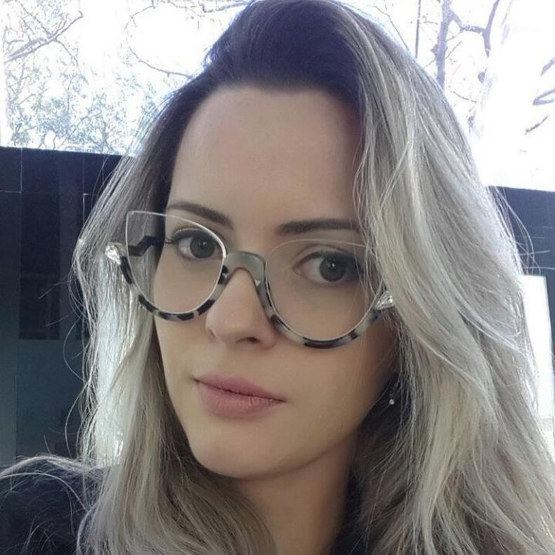 Stylish Cay Eye women sunglasses UV400 Semi-rimless summer eyeglasses Reflective lens female Diamond sun glasses High Grade n2571
Stylish Cay Eye women sunglasses UV400 Semi-rimless summer eyeglasses Reflective lens female Diamond sun glasses High Grade n2571