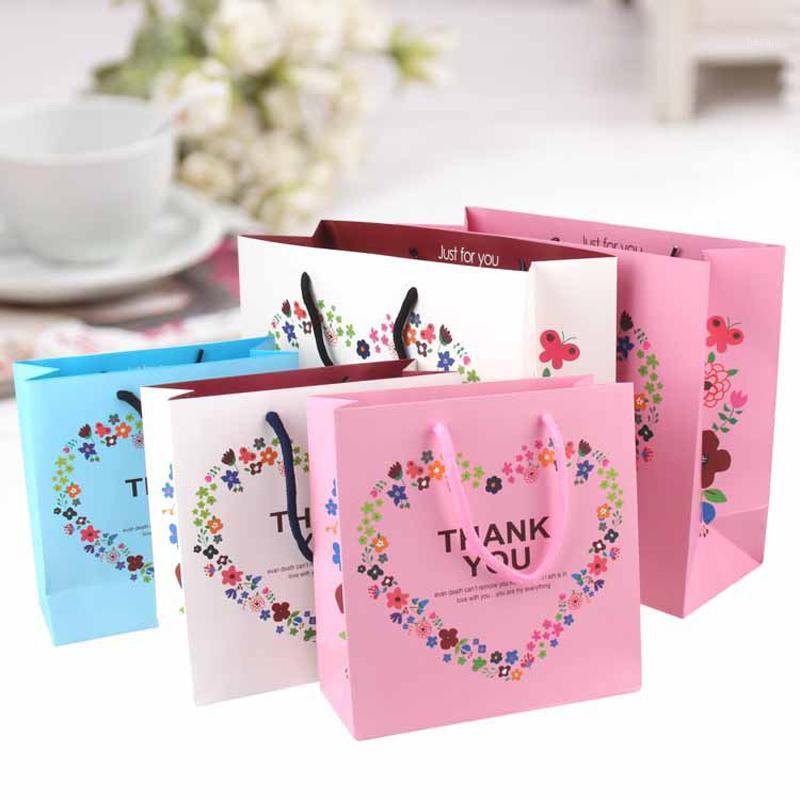 3 Size Thank You Heart Flower Print Boutique Packaging Bags Paper Shopping Bag with Handle Wedding Party Gift Bags1
3 Size Thank You Heart Flower Print Boutique Packaging Bags Paper Shopping Bag with Handle Wedding Party Gift Bags1