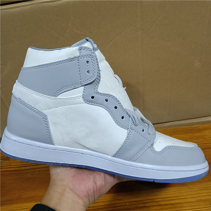 2020 new Officially revealed anniversary collaboration Grey White French fashion style label Kim Jones Sneaker shoe size, Black
2020 new Officially revealed anniversary collaboration Grey White French fashion style label Kim Jones Sneaker shoe size, Black