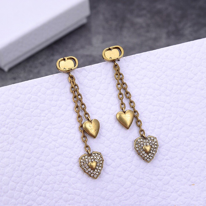 luxury Designer Jewelry Fashion Earrings women diamond earrings with Heart Brass material Letter stamps double chains charm for girl
luxury Designer Jewelry Fashion Earrings women diamond earrings with Heart Brass material Letter stamps double chains charm for girl