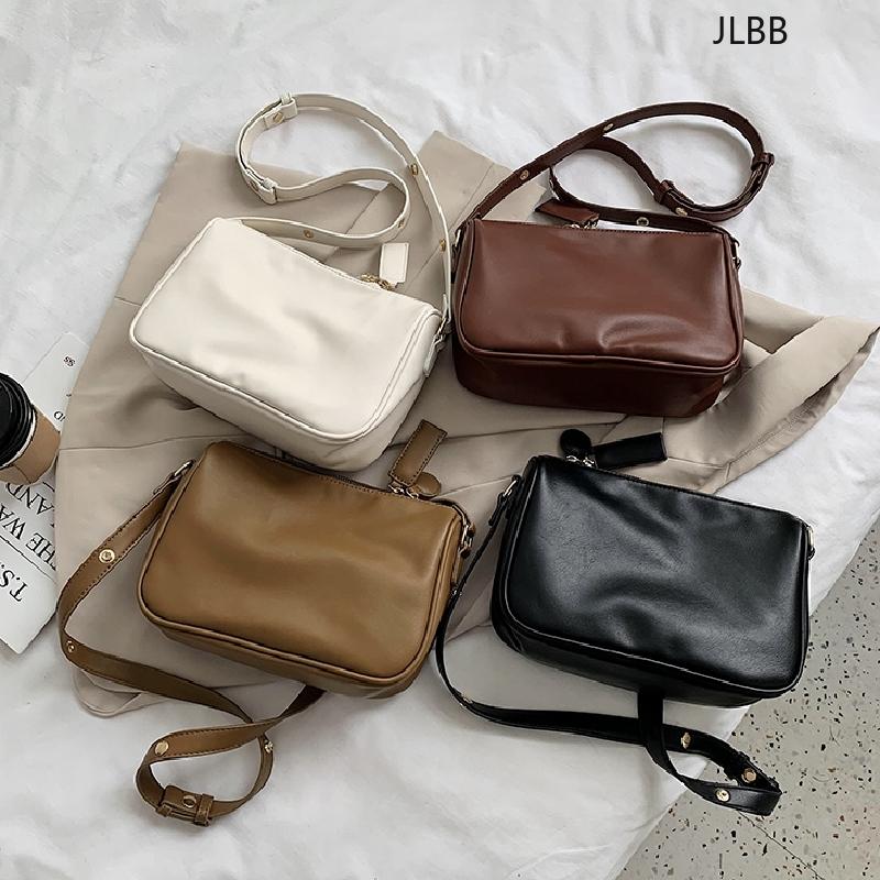 Niche Design Simple Handbags 2021 Fall/winter New Fashion Messenger Bag Single Shoulder Armpit Bag Square Width: 25.5cm, Black
Niche Design Simple Handbags 2021 Fall/winter New Fashion Messenger Bag Single Shoulder Armpit Bag Square Width: 25.5cm, Black