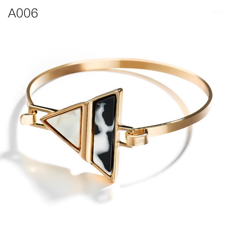 SHUANGR 2020 Multi-color Splice Bangles Fashion Metal Gold Color Circle Bangles For Women Wedding Party Christmas Gift1
SHUANGR 2020 Multi-color Splice Bangles Fashion Metal Gold Color Circle Bangles For Women Wedding Party Christmas Gift1