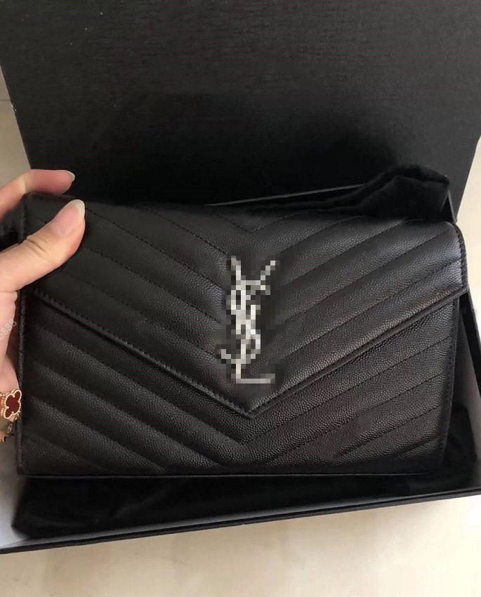 Designer Handbags Shoulder Bag Tote Metal Chain Silver Handbag Flip Cover Shoulder Bags Purse Wallet GGs LOUISS VUTTONS LVs YSLs
Designer Handbags Shoulder Bag Tote Metal Chain Silver Handbag Flip Cover Shoulder Bags Purse Wallet GGs LOUISS VUTTONS LVs YSLs