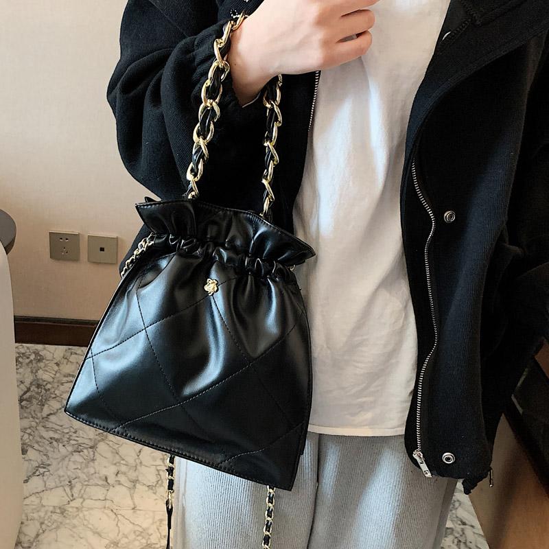 Textured Large-capacity Bucket Bag 2021 New Trendy All-match Large Bag Female High-end Sense Single Shoulder Messenger, Black
Textured Large-capacity Bucket Bag 2021 New Trendy All-match Large Bag Female High-end Sense Single Shoulder Messenger, Black