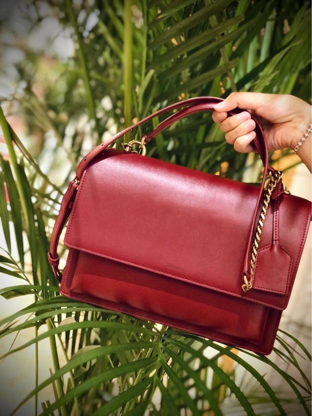 Sunset medium leather shoulder bag with top handle supple leather beige cross-body bag tote chain evening handbags purse small wallet mini, Red
Sunset medium leather shoulder bag with top handle supple leather beige cross-body bag tote chain evening handbags purse small wallet mini, Red