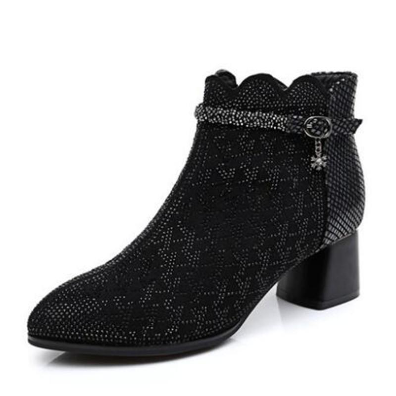 High End Pointed Rhinestone Shoes Woman Fashion Boots Thick with High Heels 5 Cm 2020 New Warm Winter Boots Ankle Black
High End Pointed Rhinestone Shoes Woman Fashion Boots Thick with High Heels 5 Cm 2020 New Warm Winter Boots Ankle Black