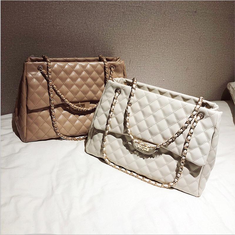 Big Bag Women 2021 New Fashion Lingge Chain Bag Korean Single Shoulder Messenger Fashion Embroidery Cow Leather Flap, Black
Big Bag Women 2021 New Fashion Lingge Chain Bag Korean Single Shoulder Messenger Fashion Embroidery Cow Leather Flap, Black